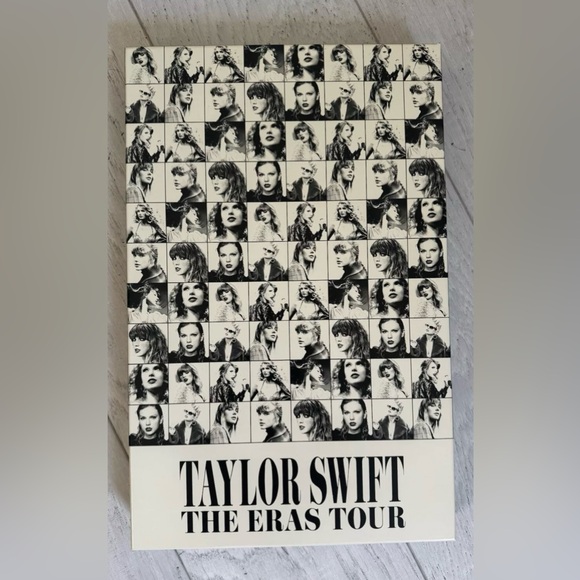 Taylor Swift VIP Box - Picture 1 of 5